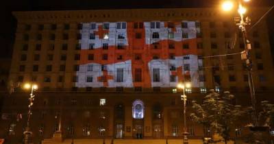 Здание Киевского горсовета подсветили цветами флага Грузии (ФОТО)