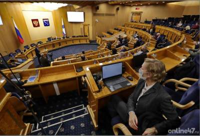 Без раскачки: областные парламентарии начали заседание ЗакСа Ленобласти сразу по повестке дня