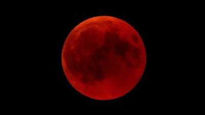 Сьогодні о 14:14 відбудеться повне затемнення Місяця: онлайн-трансляція