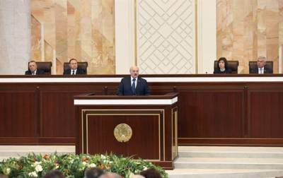 Лукашенко заявил о начале "удушения" Беларуси