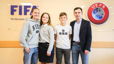 Белорусские участники программы "Футбол для дружбы" встретились с игроком национальной сборной страны
