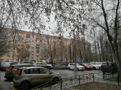 Нарушителей парковки в петербургских дворах будут штрафовать на 5 тыс. рублей