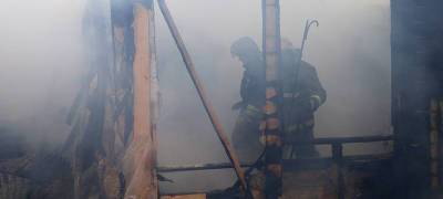 Час назад в Петрозаводске на пожаре погиб человек
