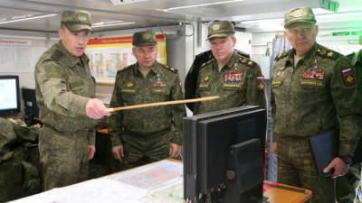 Российским военным повысят оклады