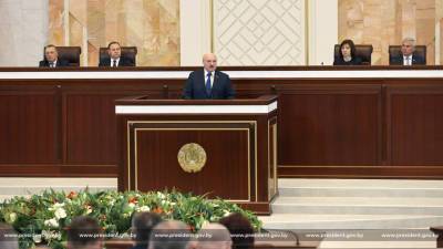 Лукашенко пугает Запад мировой войной