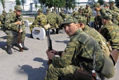 Сотрудникам российских силовых ведомств повысят зарплату в октябре
