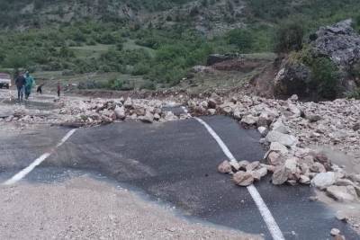 Дорогу в три района Дагестана размыло водой