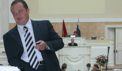 Экс-депутата Госдумы Волчека посадили на 3 года за мошенничество