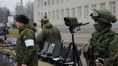 Мишустин повысил оклады российским военнослужащим почти на 4%