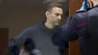 В ИК объяснили, почему Навального поставили на учет как склонного к побегу