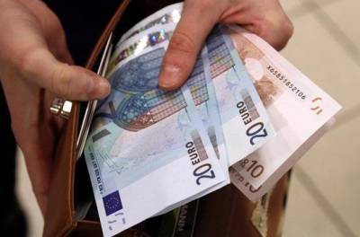 Средняя зарплата в Литве в прошлом году выросла на 10,2%