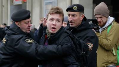 Совет НАТО призвал немедленно освободить задержанных в Минске Протасевича и Сапегу