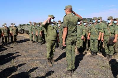 В России с 1 октября увеличат оклады военным и силовикам