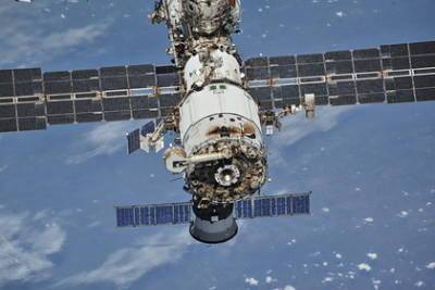 Российский космонавт на МКС отремонтировал проткнутый скрепкой скафандр