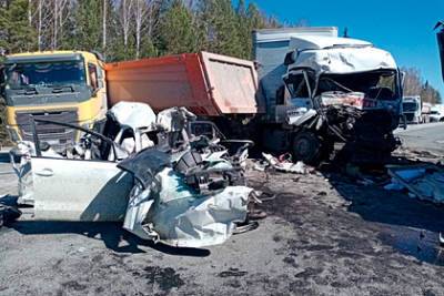 Массовое ДТП с грузовиками произошло на российской трассе