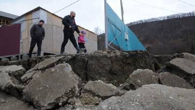 Водой смыло сады и парки: В Дагестане ликвидируют последствия схода оползней