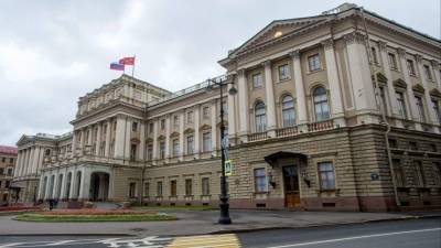 Парламент Петербурга выбрал почетных граждан города