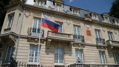 Посольство проверяет сообщения СМИ о задержании во Франции четырех выходцев из России