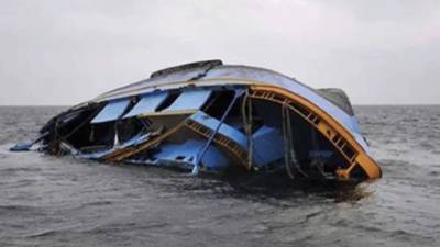 Больше ста человек пропали без вести после крушения судна в Нигерии