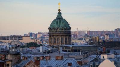 Видео: Петербургские руферы залезли на купол Казанского собора