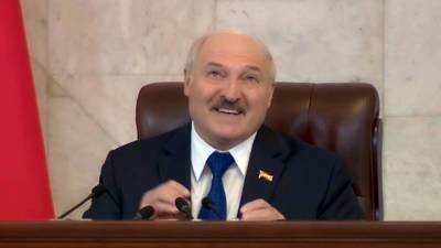 Лукашенко пригласил Путина и Байдена в Минск