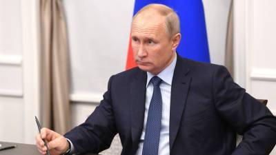 Путин призвал власти держать руку на пульсе из-за нестабильности экономики