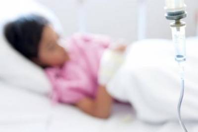 Отравились самогоном: на Прикарпатье пятеро детей попали в больницу