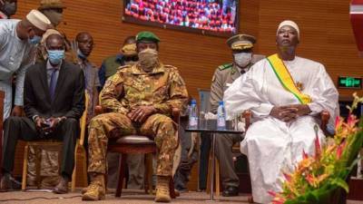 Президент и премьер-министр Мали ушли в отставку после военного переворота
