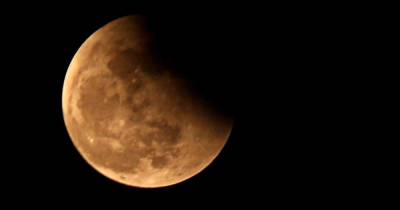Астроном: Лунное затмение снова подтвердило, что Земля не плоская