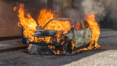 В Чечне вооружённые люди избили экологов и сожгли их машину
