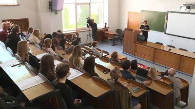 Вести. Уроки пандемии: белгородским студентам рассказали о коронавирусе