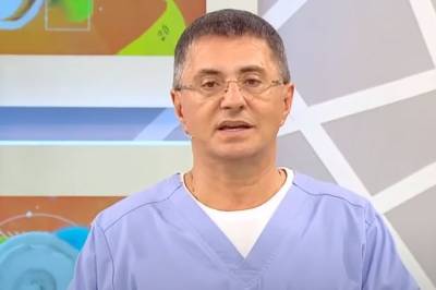 Александр Мясников - Доктор Мясников назвал признак рака, который можно заметить во время еды - vm.ru