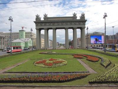 Более 200 тысяч цветов высадили в Московском районе