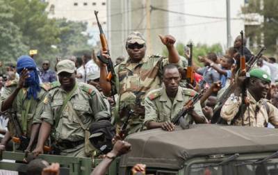 Переворот в Мали: военные закрыли границы и ввели комендантский час