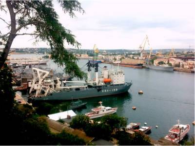 В погранслужбе ФСБ впервые рассказали о выдворении корабля ВМС Великобритании в районе Крыма