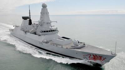 Британский эсминец выдворили из территориальных вод России у берегов Крыма