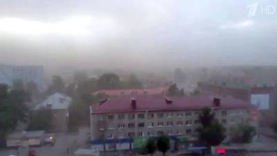 Мощная пылевая буря накрыла Омск
