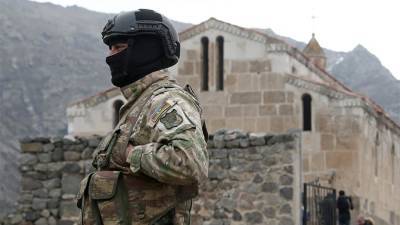 Азербайджан назвал провокацией переход армянских военных на свою территорию