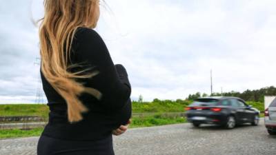 Бавария: посреди ночи муж забыл беременную жену на стоянке