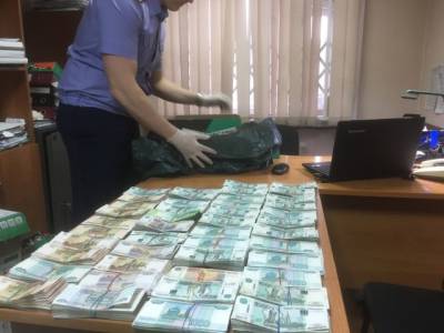 Жителя Санкт-Петербурга задержали при попытке «заработать» 5 млн рублей в Кемерове