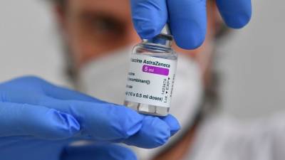 «Приводит к тромбозу» — немецкие ученые забраковали вакцину AstraZeneca