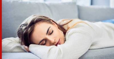 Оптимальное количество часов сна для долголетия назвали ученые