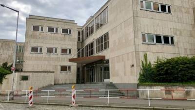 Срыв экзаменов: учителей в школе при посольстве РФ в Чехии лишили аккредитации