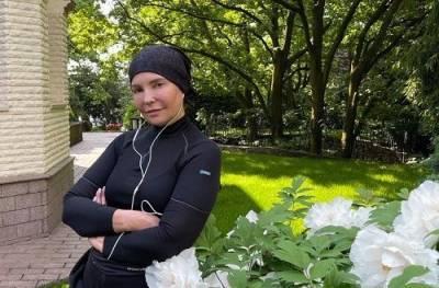 Юлия Тимошенко поделилась фото в черной косынке и без макияжа (ФОТО)