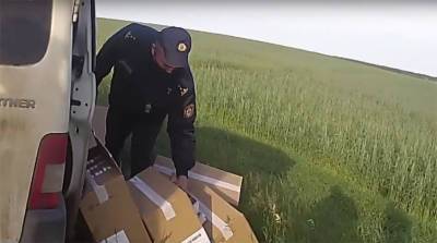 Жительница российских Клинцов перевозила в Чечерском районе более 8 тыс. пачек сигарет