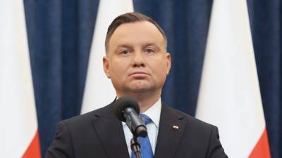 «Ненависть застилает глаза»: Песков об оскорблениях президента Польши в адрес РФ