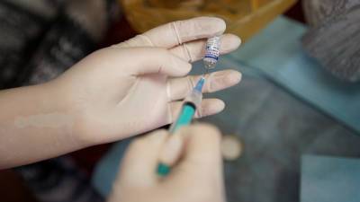 Минздрав России: Первый компонент вакцины от коронавируса получили 17 млн человек