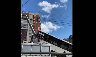 На Ленинском из-за ДТП изменились маршруты общественного транспорта