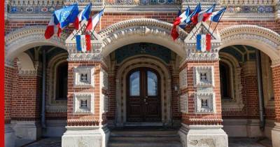 Франция объявила о начале выдачи виз россиянам