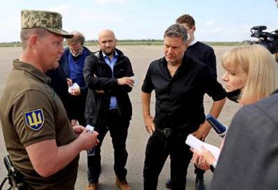 Правительство Германии не поддерживает идею сопредседателя Зеленых Габека о помощи Украине вооружением